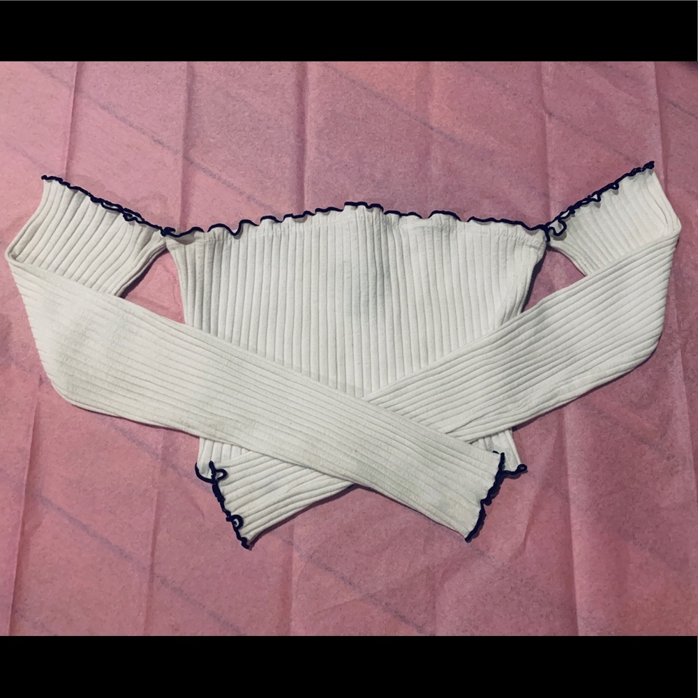 🌸F21 off-shoulder Crop Top🌸